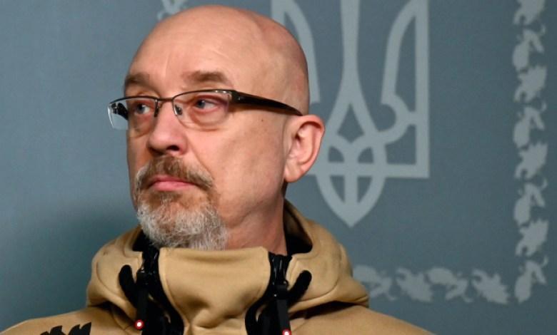 Minister obrony Ukrainy odrzuca taktykę „maszynki do mięsa” Putina, mówi, że Rosja zawodzi, ponieważ wciąż jest „wielką armią radziecką”