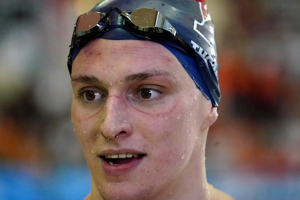 Lia Thomas, mistrzyni trans w pływaniu, nominowana do nagrody „Kobieta Roku NCAA”
