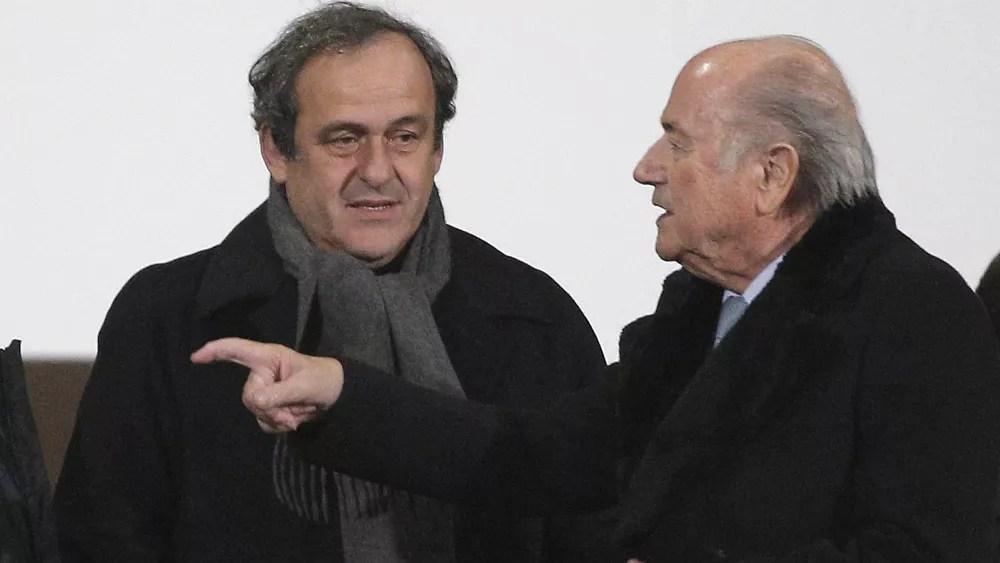 Byli urzędnicy FIFA, Sepp Blatter i Michel Platini, stają przed procesem o korupcję