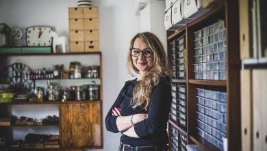 Katowice.  Magiczne światy zaklęte w upcyklingowych zawieszkach Fanny & Franz.  Biżuteria Wioli Krauz jest niesamowita!