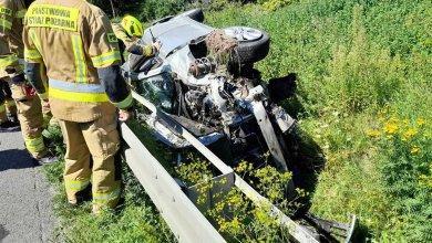 Seria wypadków pod Krakowem.  Auto uderzyło w dom, dwa pozostałe zderzyły się na Zakopiance, a kolejny na lokalnych drogach