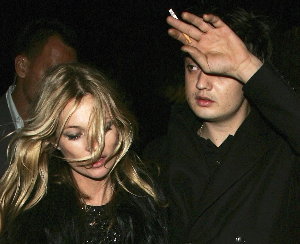 Pete Doherty twierdzi, że Kate Moss pokryła benzyną jego ukochanego misia i podpaliła