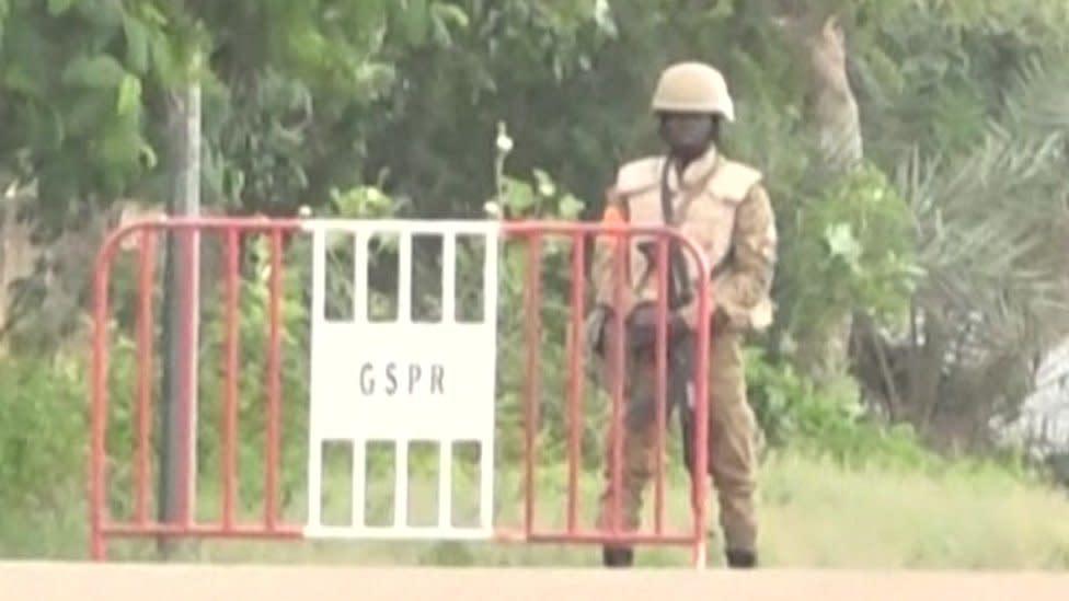 Zamieszki w Burkina Faso: Wśród buntu słychać ciężki ostrzał