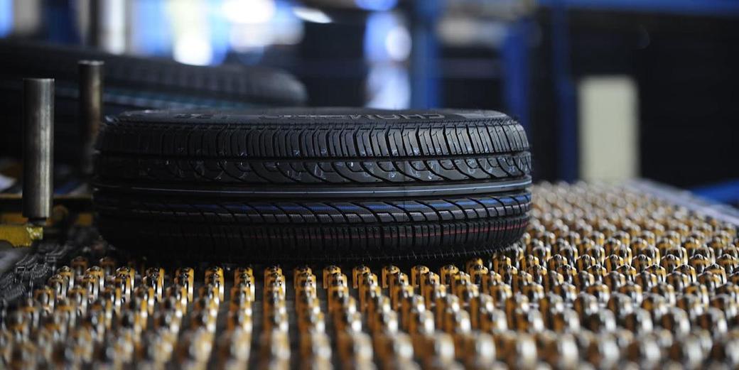 Jak producenci opon uniknęli kryzysu — i nadal toczą