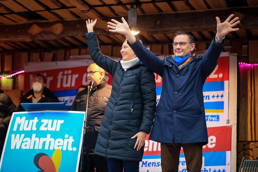 Niemiecka skrajna prawica wybiera nowych liderów po odejściu współprzewodniczącego