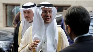 Arabia Saudyjska obiecuje duże cięcia ropy w lipcu, ponieważ OPEC + przedłuża umowę do 2024 r