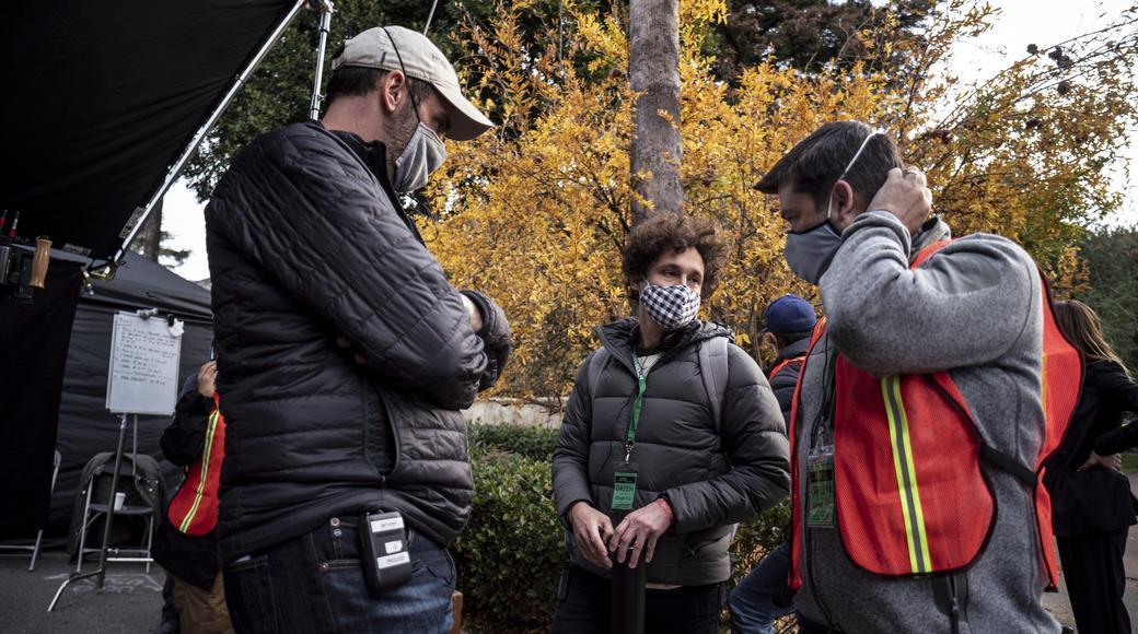 Planiści „The Afterparty” Lord i Miller o rzuceniu ostatecznego zamieszki Whodunit;  Sezon 2, sequele „Jedwab” i „Spider-Verse” – Crew Call Podcast