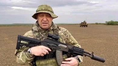 Urzędnicy twierdzą, że w katastrofie lotniczej w Rosji zginęło 10 osób;  Według doniesień szef Wagnera Jewgienij Prigożin znajduje się na liście pasażerów