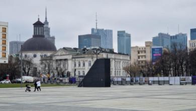 Warszawa.  Rafał Trzaskowski: Jestem przeciwny zniknięciu tego pomnika z placu