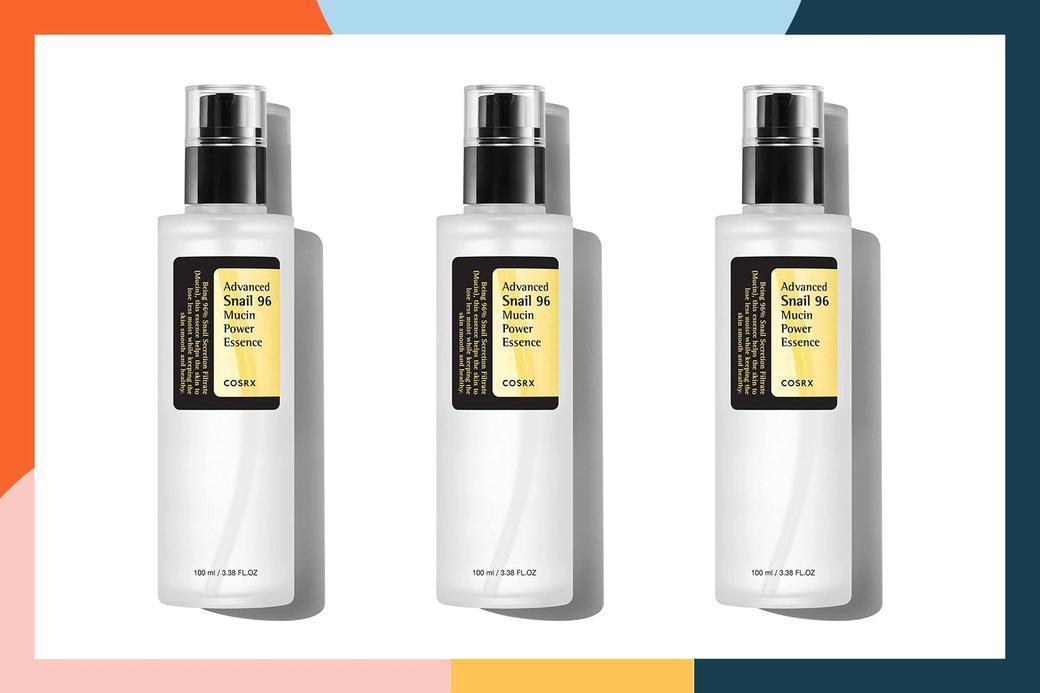 Kupujący nazywają to serum ze śluzem ślimaka z ponad 11 000 pięciogwiazdkowymi ocenami „sekretem gładkiej skóry”