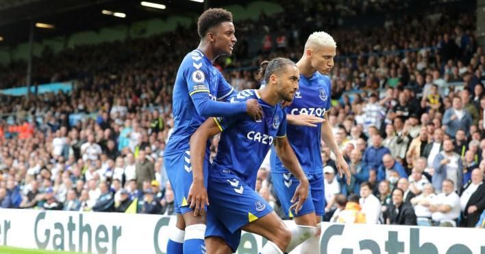 demarai gray celebrates with dominic calvert lewin as everton score against leeds