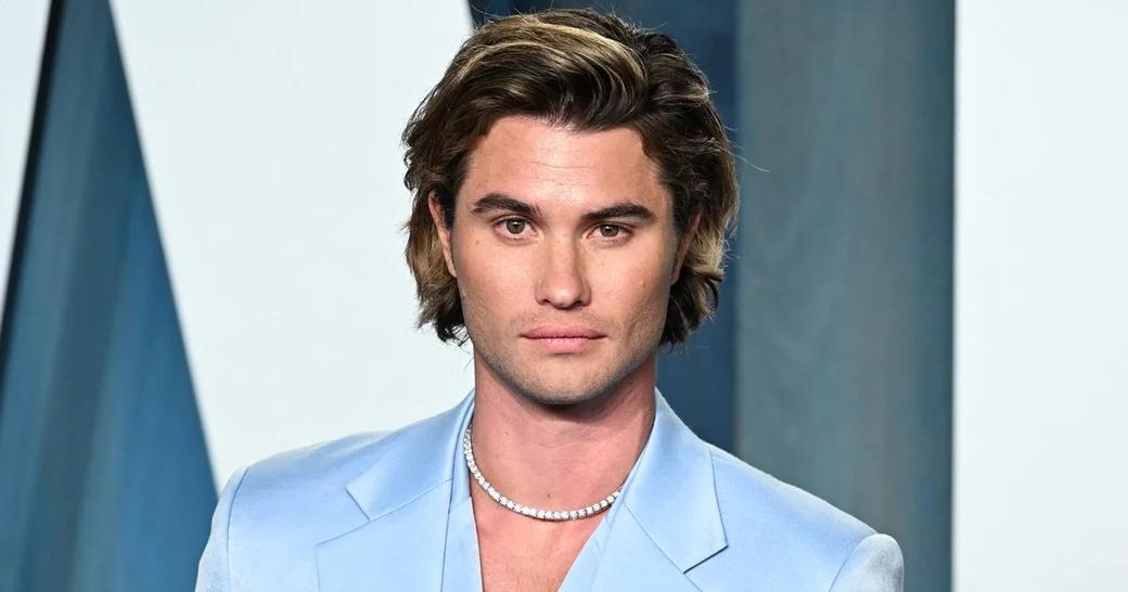 Chase Stokes opłakuje "Banki zewnętrzne" Stand-In AJ Jennings: "Moje serce jest strzaskane"