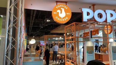 Popeyes w Warszawie oficjalnie otwarte.  Ludzie czekali w kolejce nawet 40 godzin