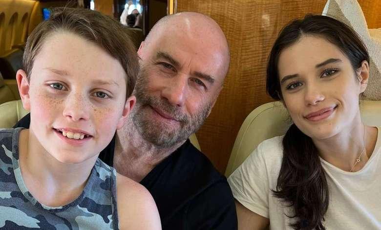 John Travolta jedzie na narty ze swoimi dziećmi Ellą i Benjaminem w Boże Narodzenie 3 lata po śmierci Kelly Preston