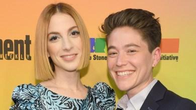 Molly Bernard rodzi, „młodsza” gwiazda wita dziecko z żoną Hannah Lieberman