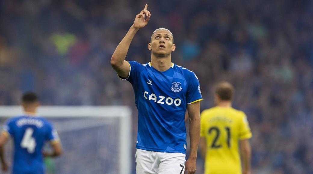 Tottenham podpisuje kontrakt z Richarlisonem z Evertonu w ramach umowy dotyczącej rekordów klubowych