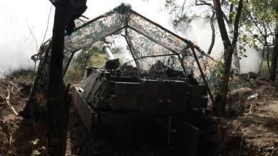 Wojska ukraińskie w pobliżu Bachmutu używają amerykańskich haubic do przyszpilania Rosjan "w pułapce"