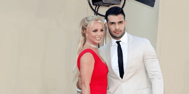 Wewnątrz Britney Spears i Sama Asghariego „Iron-Clad” Prenup i jego wartości netto po ślubie